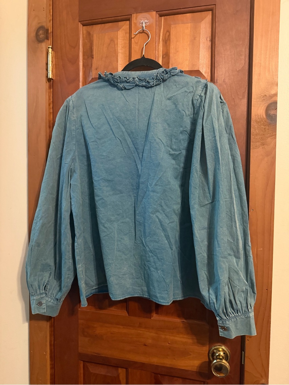POL Women's Light Green Ruffle Front Top - Picture 4 of 6